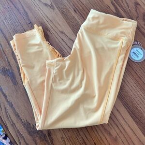Cali Active Women’s Gold Leggings

Size L